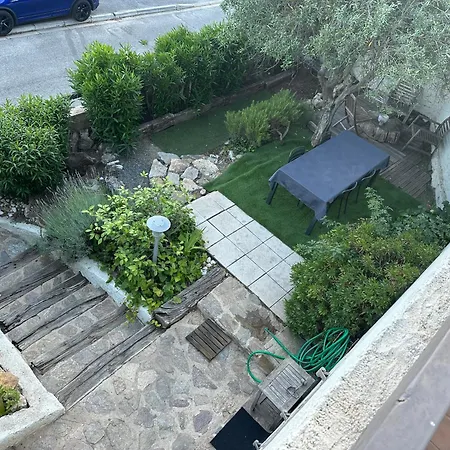 Appartement En Rez-De-Jardin De Villa Cogolin Extérieur photo