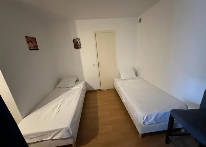 Appartement En Rez-De-Jardin De Villa