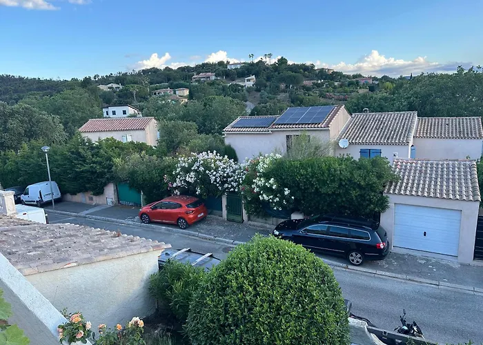 Appartement En Rez-De-Jardin De Villa