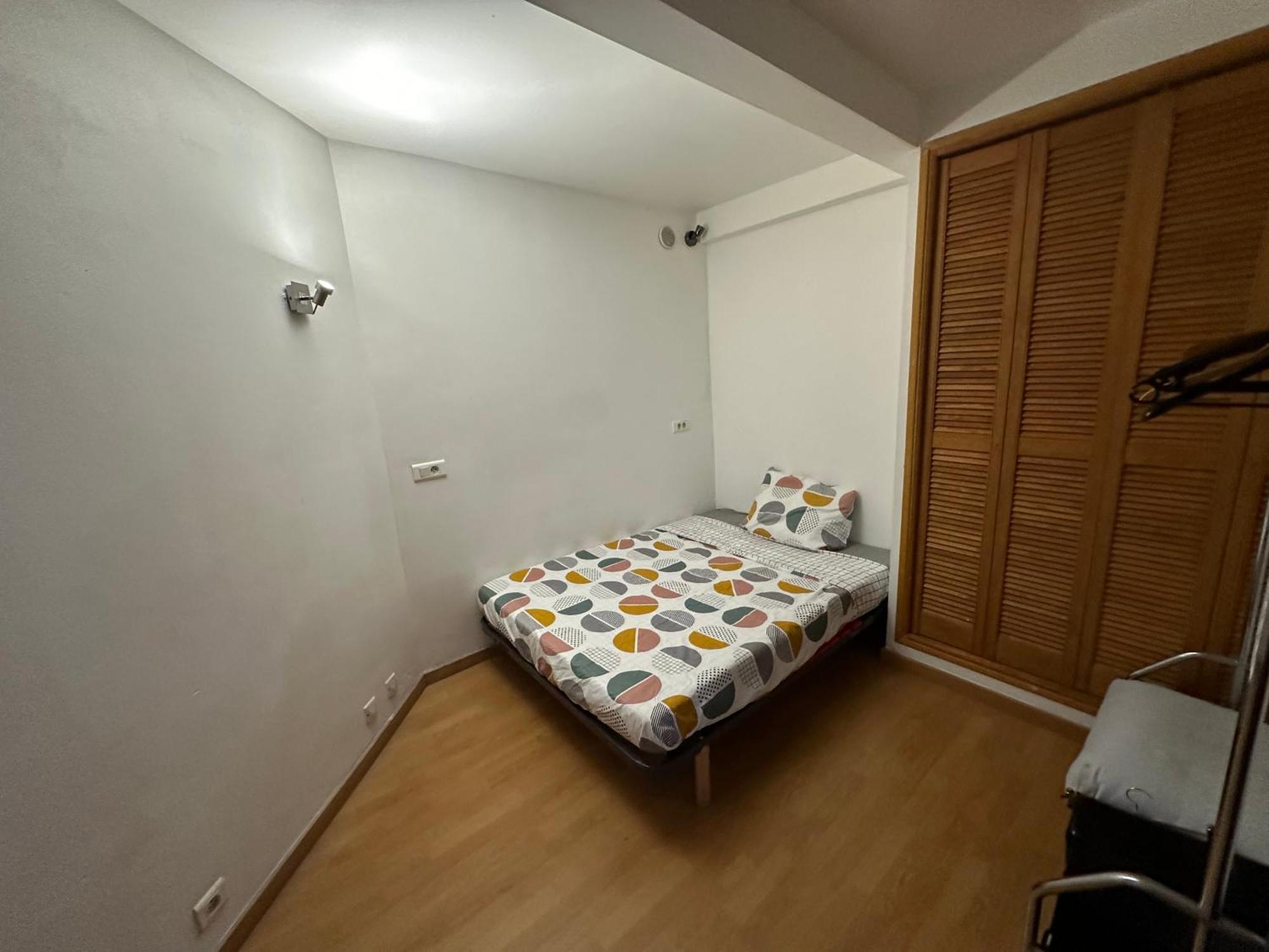 Appartement En Rez-de-jardin De *