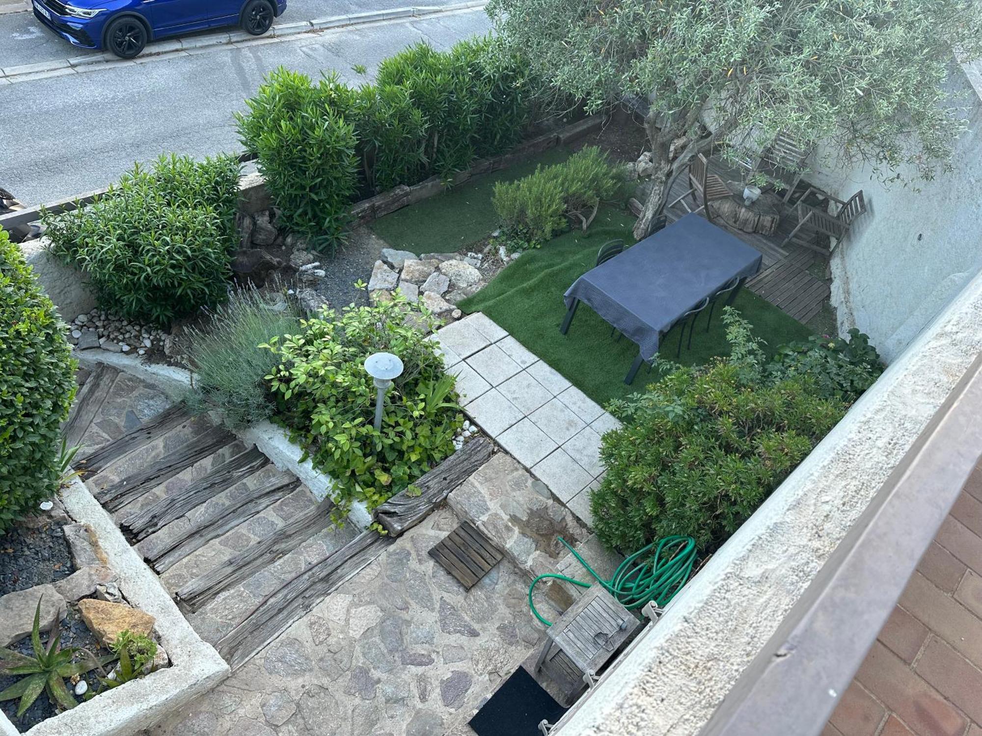 En Rez-de-jardin De Cogolin